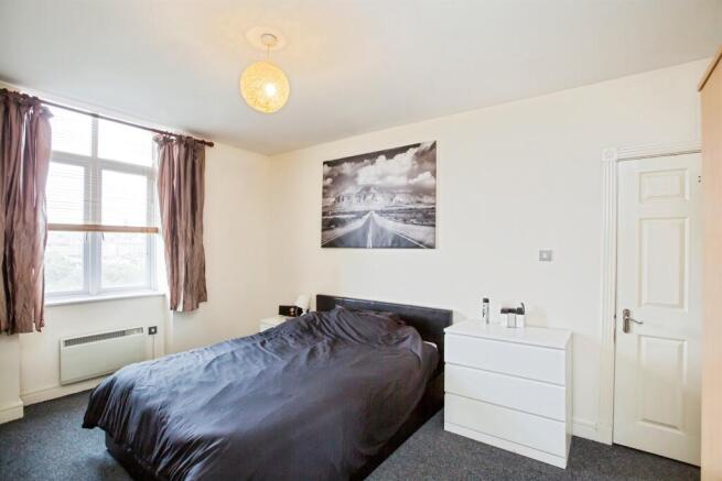 2 bed Apartment for sale Image 6