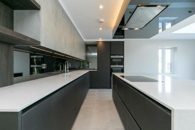 Meadow-View-4-Bed-Large-15_683ae5eed56839f742f7da6