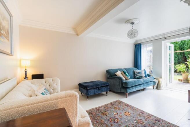 3 bed Flat for sale Image 5