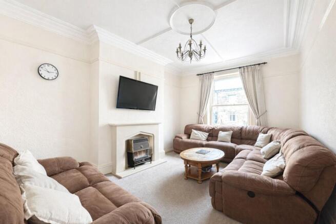 5 bed Terraced for sale Image 5