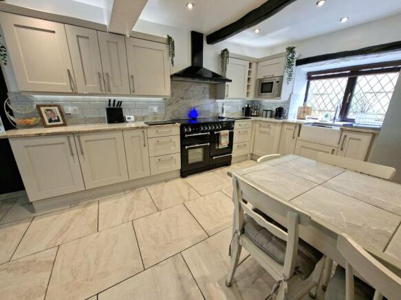 3 bed Detached for sale Image 6