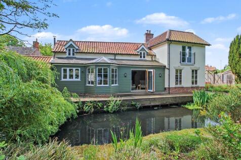 Beautifully Restored Detached Country Cottage in Corpusty