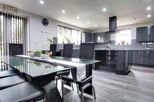 Dining kitchen