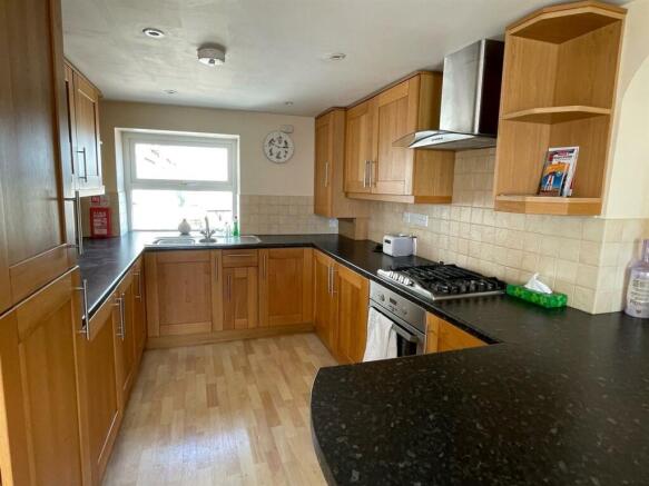 Kitchen..jpg