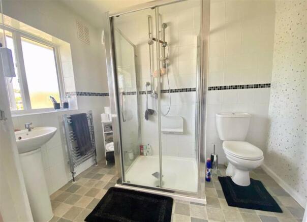 Bath/Shower Room