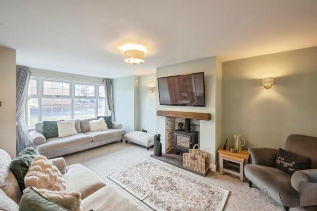 4 bed Detached for sale Image 7