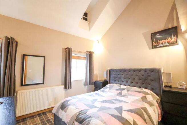2 bed Terraced for sale Image 5