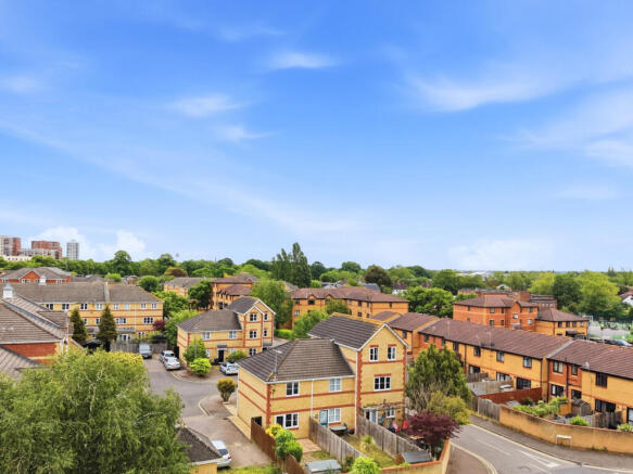 Athena Close, Kingston Upon Thames, KT1 photo 2
