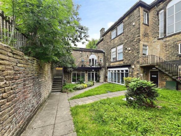 2 bed Apartment for sale Image 6