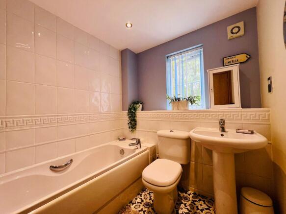 BATHROOM (3).jpeg