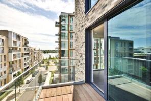 Flat 37, 18 Kingly Building, Woodberry Down, Hackney, London N4 2GQ