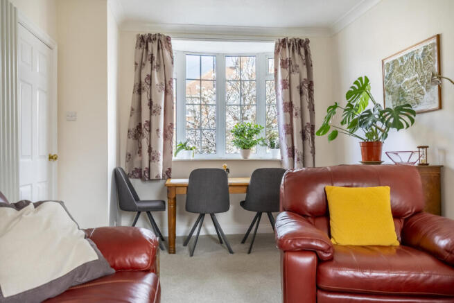 4 bed Semi-Detached for sale Image 4