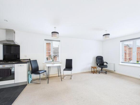 CAM01338G0-PR0156-STILL015