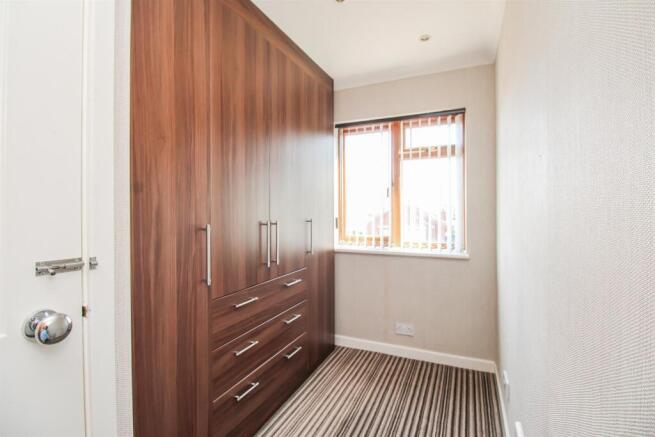4 bed Detached for sale Image 11