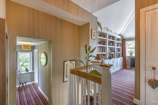 FIRST FLOOR LANDING