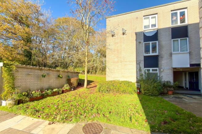 Call 02920 454555 to secure your viewing_11