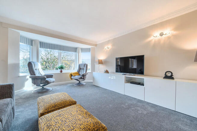 Living / Dining R...