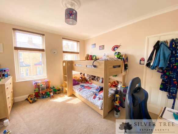 3 bed Terraced for sale Image 8