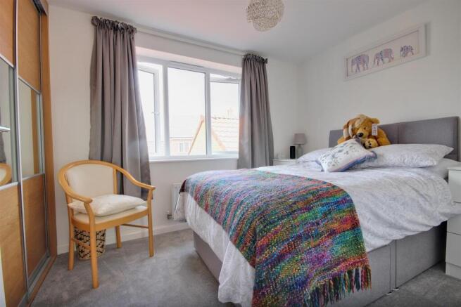 4 bed Detached for sale Image 7