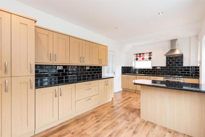 Kitchen/Dining Room