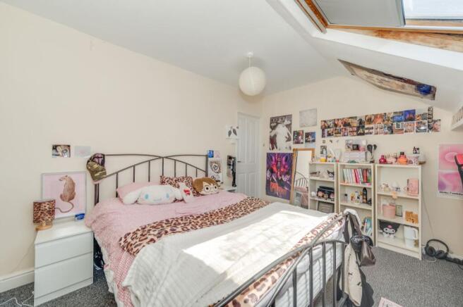 3 bed Semi-Detached for sale Image 7