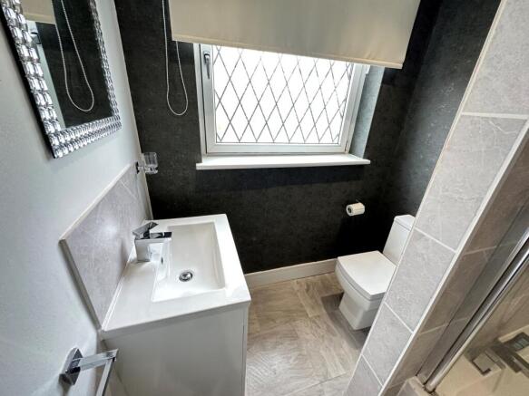 2 bed End of Terrace to rent Image 8