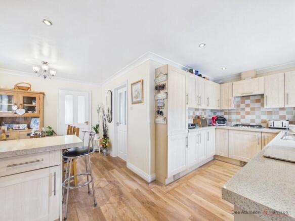 Kitchen/Dining Area