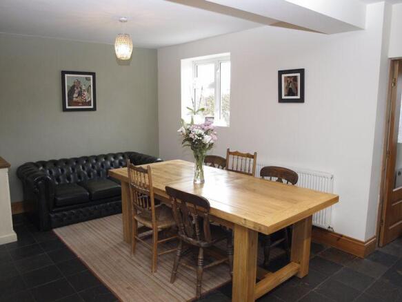 Family Room/Di...