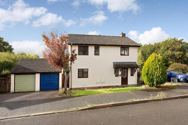 3-bed detached on Bullands Close, Bovey Tracey, TQ13, £385,000
