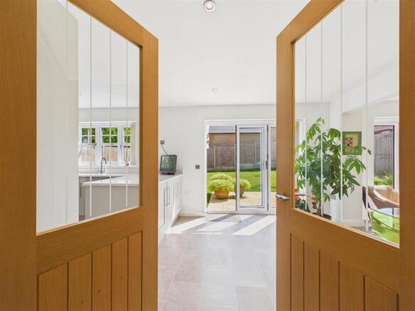 4 bed Detached for sale Image 4
