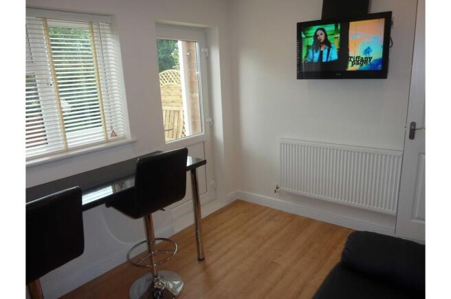 Lounge/Dining Room