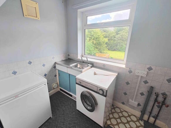4 bed Detached Bungalow for sale Image 10