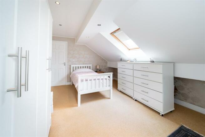 Bedroom 2-2.jpg