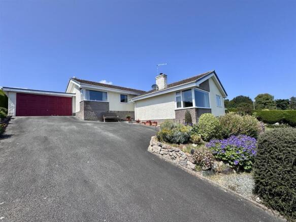 Attached Garage