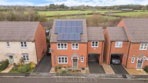 37, Kempton Drive, Oakham LE15 7QL