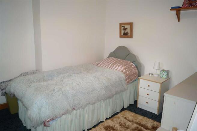 BEDROOM 2 (REAR)