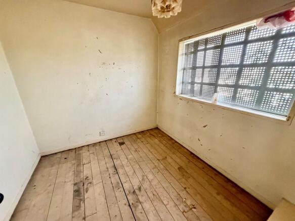 3 bed Semi-Detached for sale Image 8