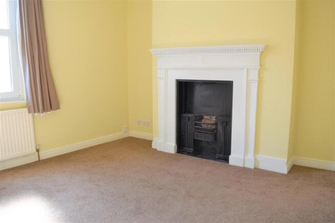 3 bed Flat for sale Image 4