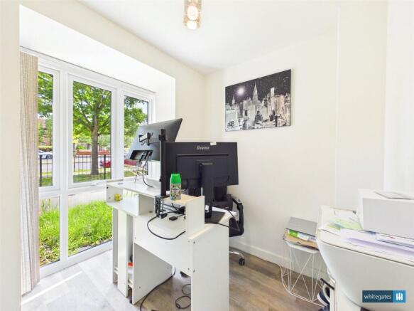 4 bed Town House for sale Image 6