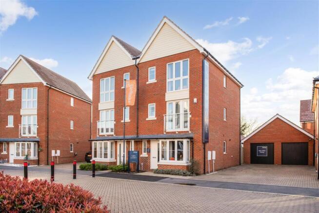 4 Ironstone Way