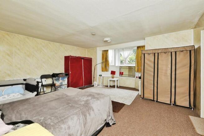 1 bed Ground Flat for sale Image 7