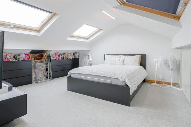 4 bed Terraced for sale Image 7