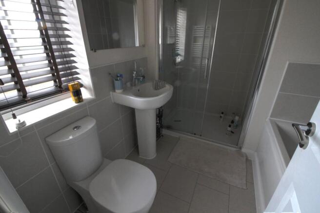 En-Suite Bathroom