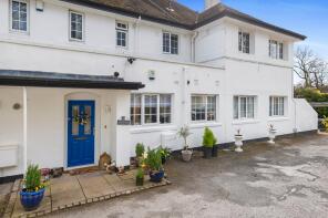 Flat 2, Wendover Court, Long Causeway, Adel, Leeds LS16 8ET