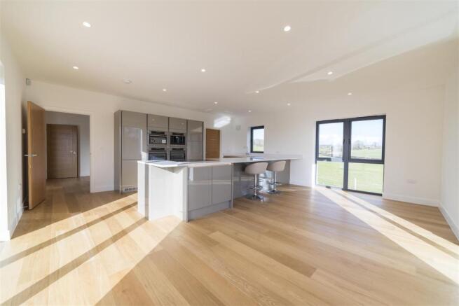 Kitchen / Dining