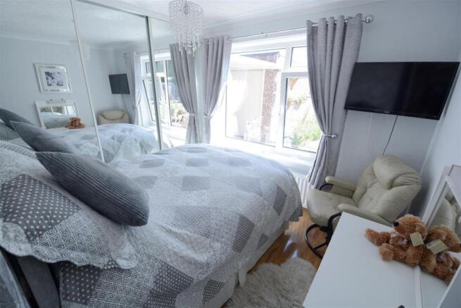 Bedroom 1 (rear)