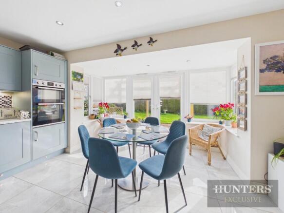 4 bed Detached for sale Image 6