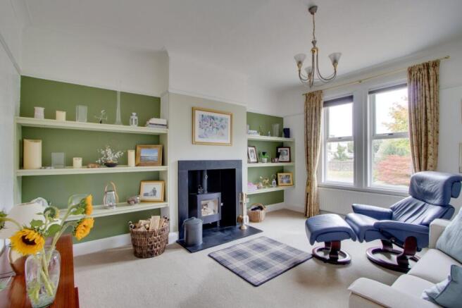 Snug/Dining Room