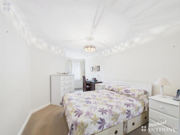 CAM03218G0-PR0967-STILL001