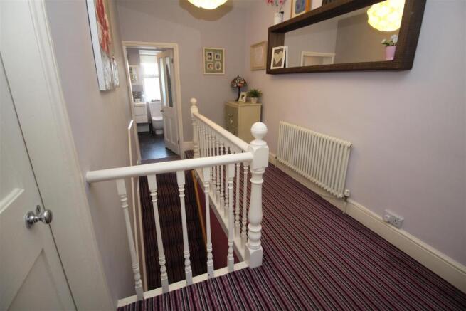 FIRST FLOOR LANDING